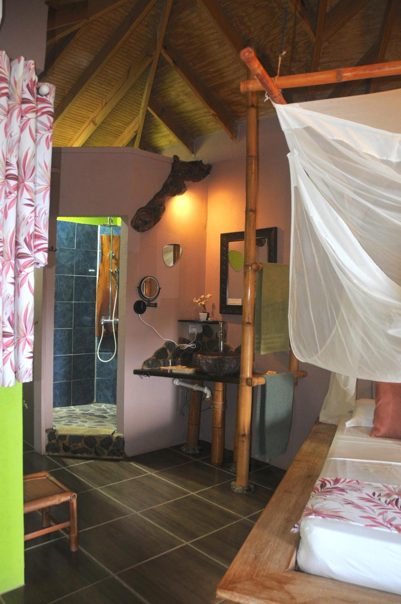 Mango Island Lodges Saint Joseph Eksteriør bilde