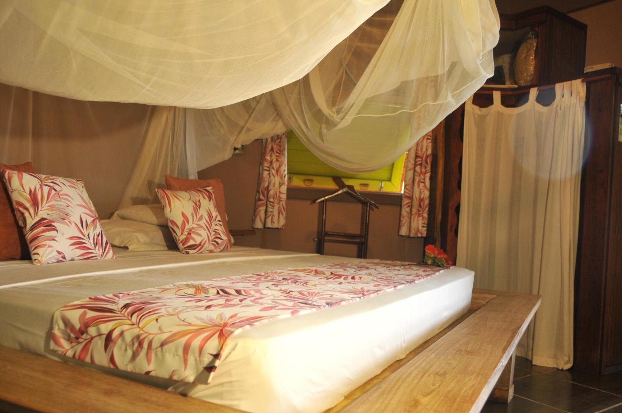 Mango Island Lodges Saint Joseph Eksteriør bilde